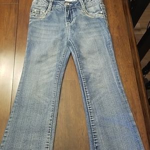 🔥STYLE them in sassy jeans! 🔥